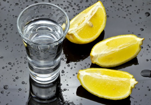 водка и лимон