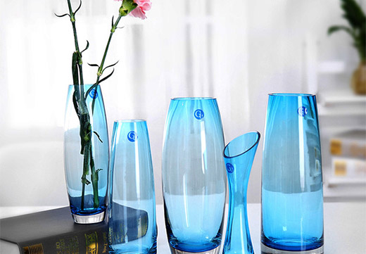 Стекляные вазы