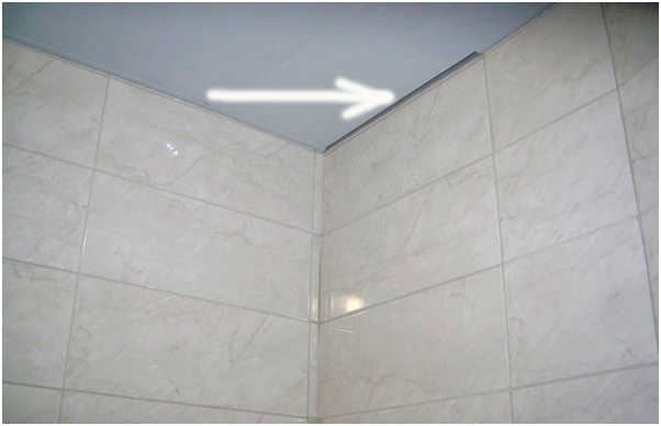 Делаем потолок в ванной из пластиковых панелей (10 фото)