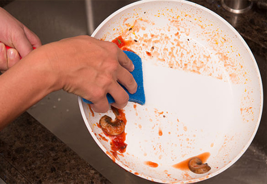 Очистка сковороды