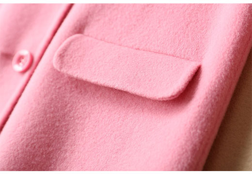 Розовое шерстяное пальто