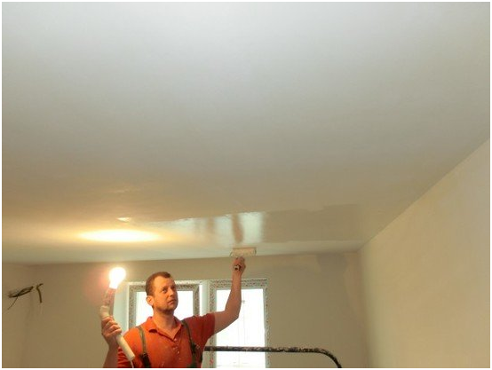 Чем лучше красить потолки на кухне? Выбираем правильную краску